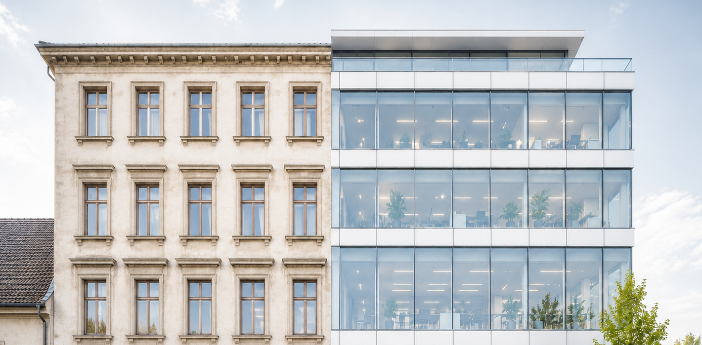 2 Gebäude nebeneinander dargestellt links alt rechts neu